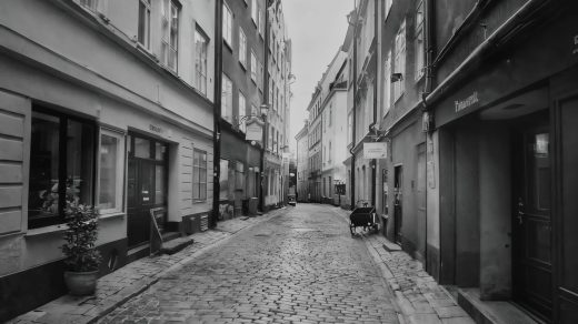 I Stockholms innerstad lämnar trång bebyggelse sällan utrymme för traditionell schaktning.